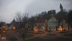 Náměstí, Hrad a Trůba