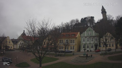 Náměstí, Hrad a Trůba