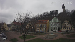 Náměstí, Hrad a Trůba