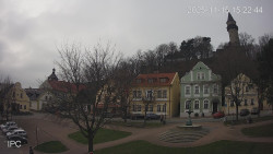 Náměstí, Hrad a Trůba