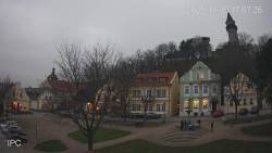 Náměstí, Hrad a Trůba