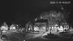 Náměstí, Hrad a Trůba