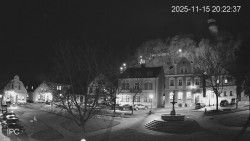 Náměstí, Hrad a Trůba