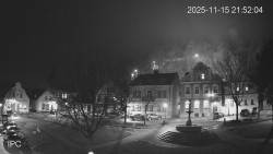 Náměstí, Hrad a Trůba