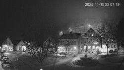 Náměstí, Hrad a Trůba