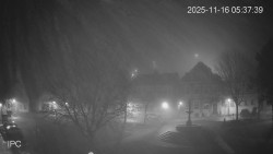 Náměstí, Hrad a Trůba