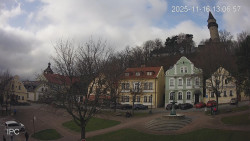 Náměstí, Hrad a Trůba