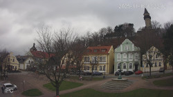 Náměstí, Hrad a Trůba