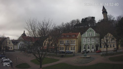 Náměstí, Hrad a Trůba