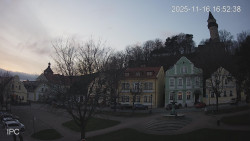 Náměstí, Hrad a Trůba