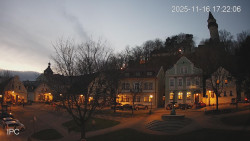 Náměstí, Hrad a Trůba