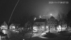 Náměstí, Hrad a Trůba