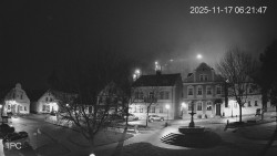 Náměstí, Hrad a Trůba