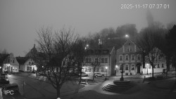 Náměstí, Hrad a Trůba