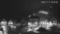 Náměstí, Hrad a Trůba