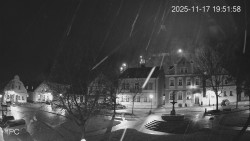 Náměstí, Hrad a Trůba