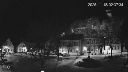 Náměstí, Hrad a Trůba