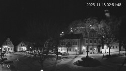 Náměstí, Hrad a Trůba