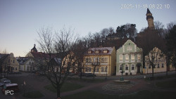 Náměstí, Hrad a Trůba