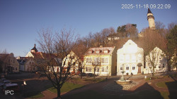 Náměstí, Hrad a Trůba