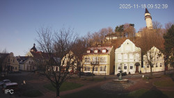 Náměstí, Hrad a Trůba