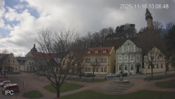 Náměstí, Hrad a Trůba