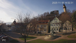 Náměstí, Hrad a Trůba