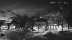 Náměstí, Hrad a Trůba