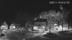 Náměstí, Hrad a Trůba