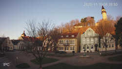 Náměstí, Hrad a Trůba