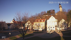 Náměstí, Hrad a Trůba