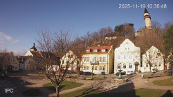 Náměstí, Hrad a Trůba