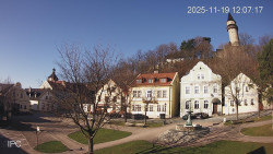 Náměstí, Hrad a Trůba