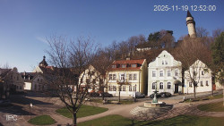 Náměstí, Hrad a Trůba