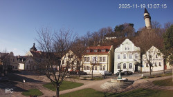 Náměstí, Hrad a Trůba