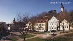 Náměstí, Hrad a Trůba