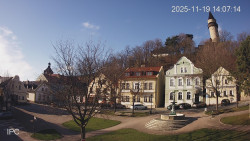 Náměstí, Hrad a Trůba