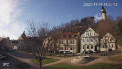 Náměstí, Hrad a Trůba