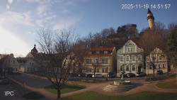 Náměstí, Hrad a Trůba