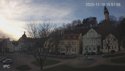 Náměstí, Hrad a Trůba