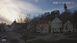 Náměstí, Hrad a Trůba