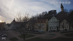 Náměstí, Hrad a Trůba