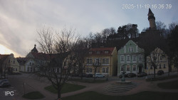 Náměstí, Hrad a Trůba