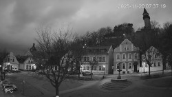 Náměstí, Hrad a Trůba