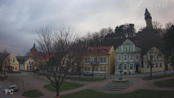 Náměstí, Hrad a Trůba