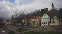 Náměstí, Hrad a Trůba