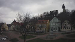 Náměstí, Hrad a Trůba