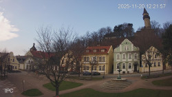 Náměstí, Hrad a Trůba