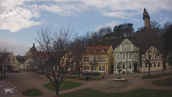 Náměstí, Hrad a Trůba