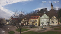 Náměstí, Hrad a Trůba